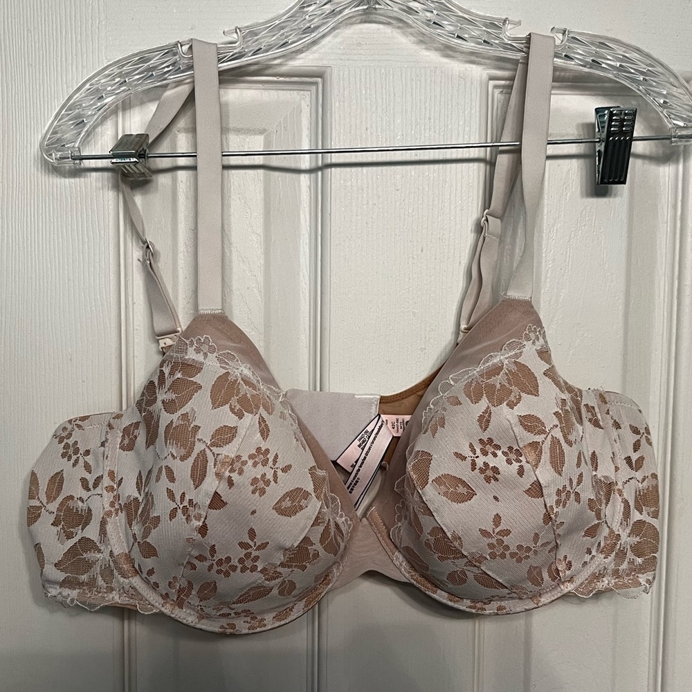 Victoria’s secret lightly lined full coverage 42/c
